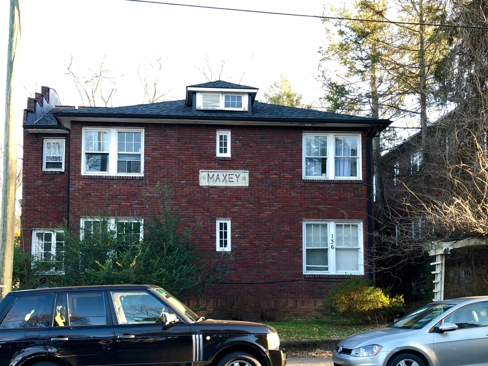 Maxey Apartments, Montford
